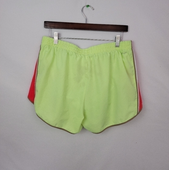 Women's Large Nike running shorts - Picture 3 of 4